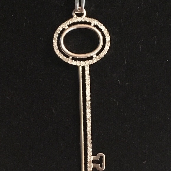 Silver and Diamonds 💎 Necklace - Picture 7 of 8